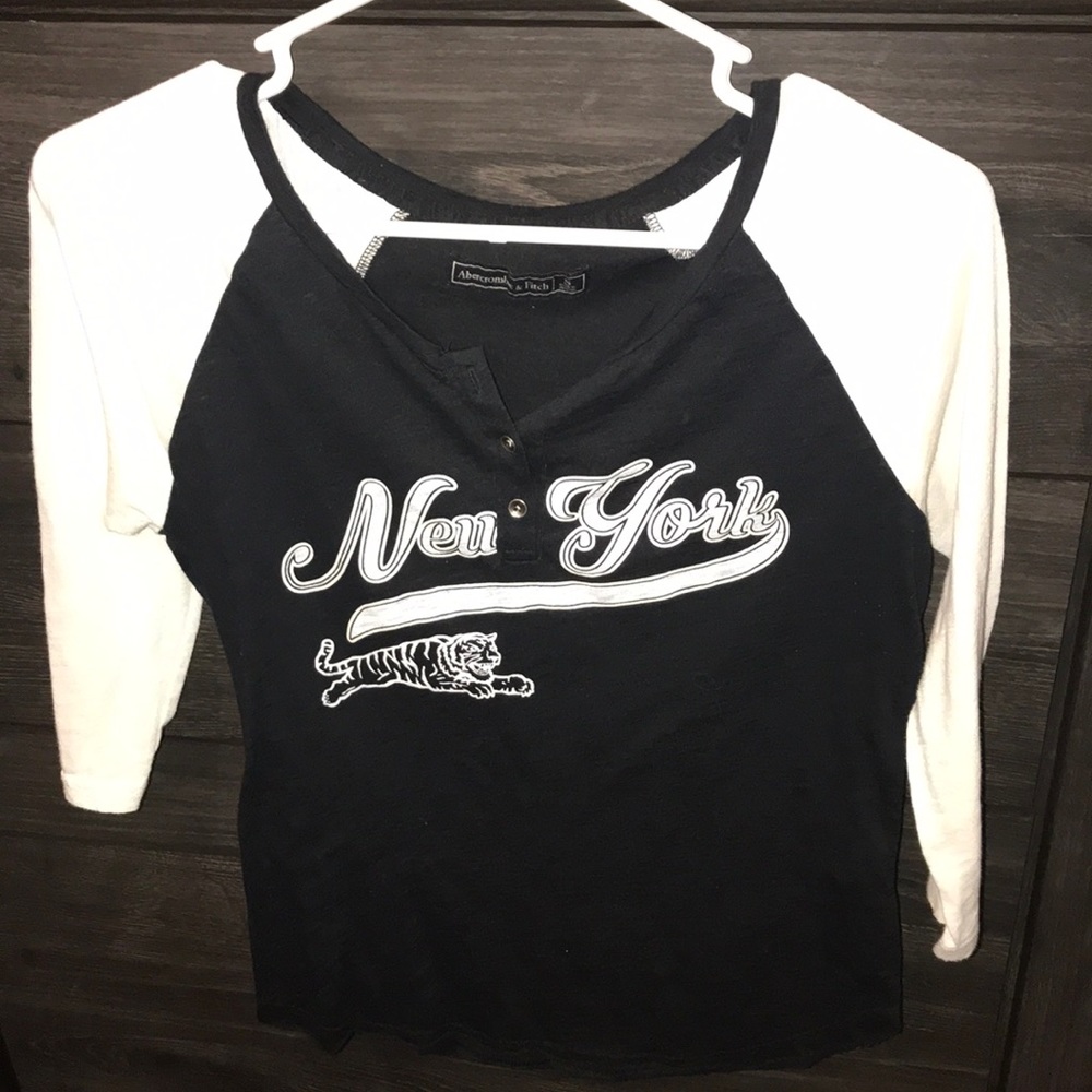 quarter sleeve Abercrombie n fitch shirt